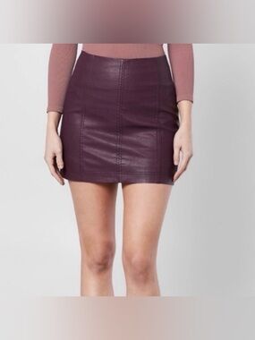Free People Vegan Leather Lined Plum Purple Mini Skirt Size 2